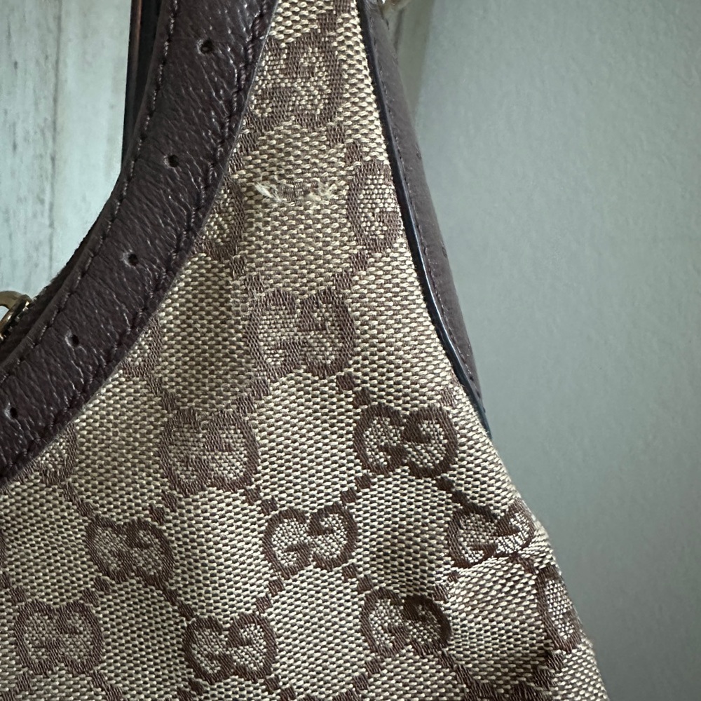 Gucci Beige and Brown Shoulder Bag - Picture 9 of 16